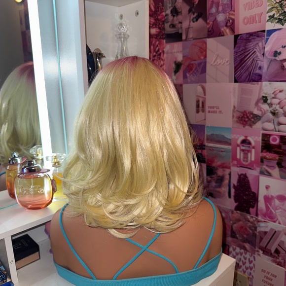 Pink Root Blonde 613 Lace Front Wig - Picture 3 of 3